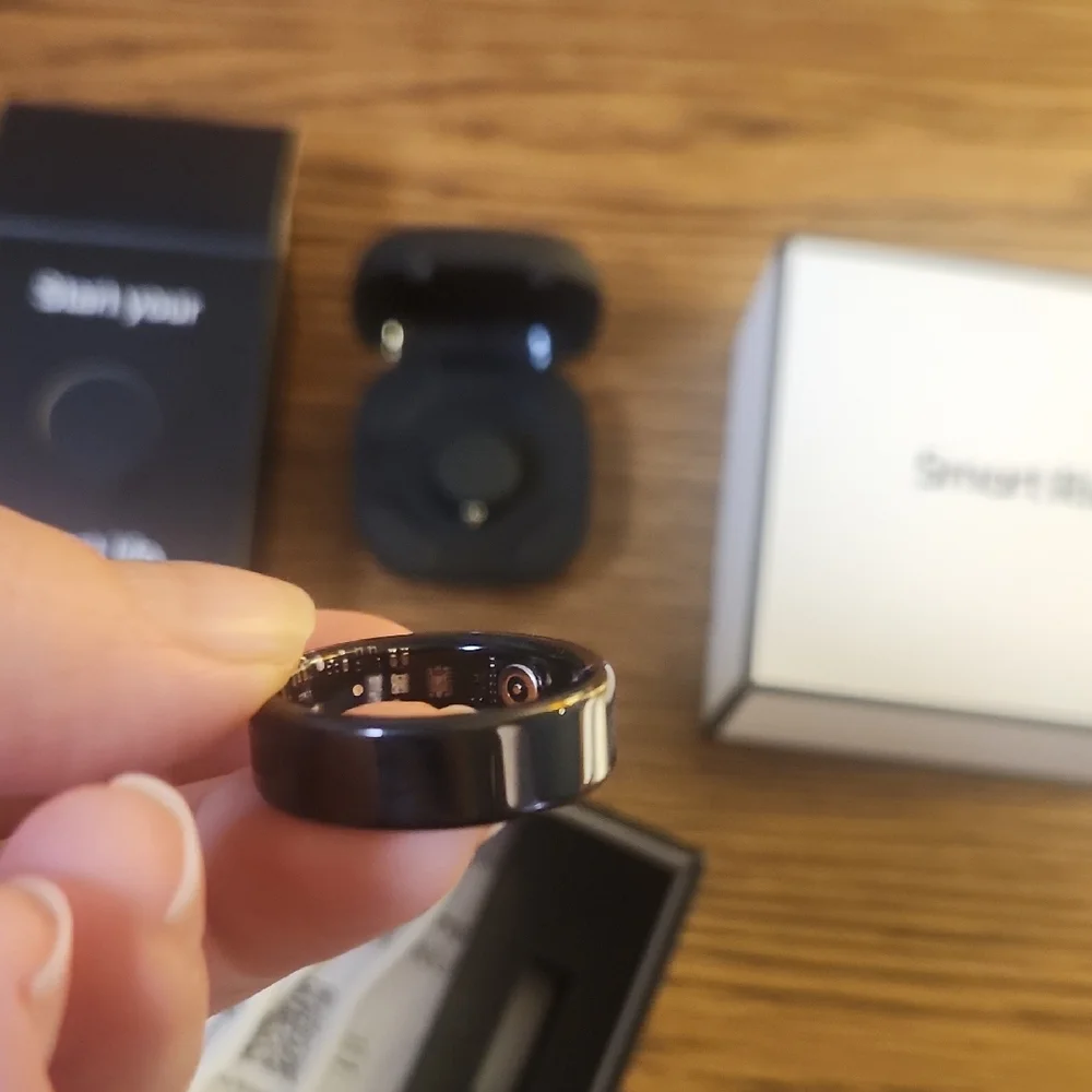 Black Smart Ring with Charging Case Sz 12 Mens